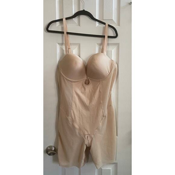 Shapellx MeshSmooth Deep Plunge Bodysuit Beige Size - Medium - Picture 2 of 9